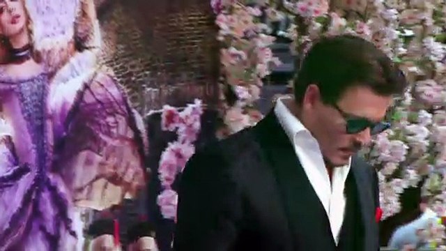 How Johnny Depp Feels 4 Weeks Into Amber Heard Trial After Support From Fans & His Famous Exes