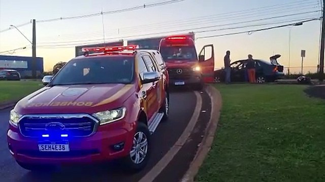 Jovem em patinete sofre TCE moderado após ser atropelada na Avenida Tancredo Neves