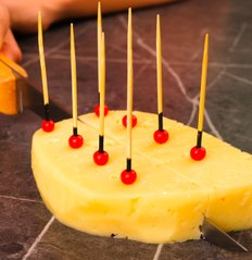 Check out these cool food hacks and tricks for easy cooking!