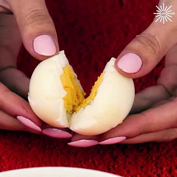 Try this boiling eggs cutting hack & more!