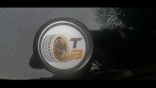 Individuelle Fahrzeug-Embleme als Werbemöglichkeit - BMW M550i (G30) mit tuningblog 3D Gel-Logo