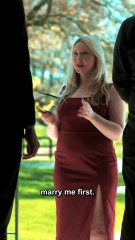 After suffering amnesia, she becomes a handsome bodyguard, and sparks fly between them