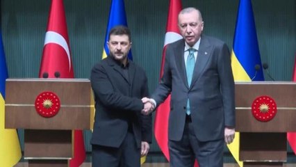 Zelenski se reúne con Erdogan para hablar de paz en Ucrania mientras Rusia incrementa sus ataques