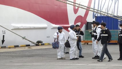 휴대전화로 뉴스 보다가 '쾅'...해경·국과수 합동 감식 / YTN