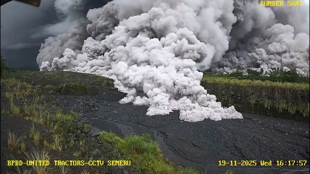 Eruzione del vulcano Semeru in Indonesia: colate di cenere rovente ed evacuazioni