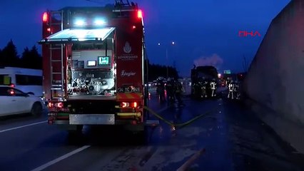 İstanbul'da İETT otobüsü alev alev yandı