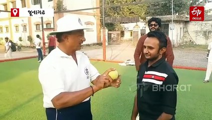 અનોખી પ્રતિભા નો માલિક જૂનાગઢનો રાજેશ મકવાણા, બે પગના પંજા અને એક હાથના પંજાની સાથે ક્રિકેટ રમી રહ્યો છે