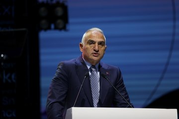 Bakan Ersoy: "64 milyar dolar gelire emin adımlarla ilerliyoruz"