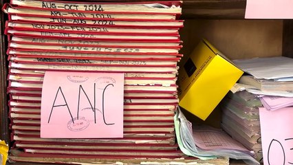 Uganda, il medico che sfida la tragedia delle gravidanze precoci: «Troppe bambine diventate madri»