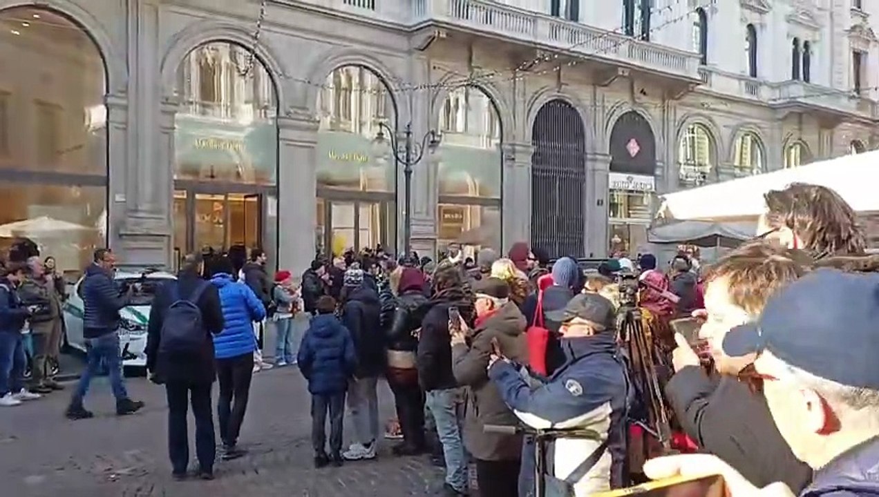 Ornella Vanoni, l'arrivo del feretro al Piccolo Teatro Grassi di Milano