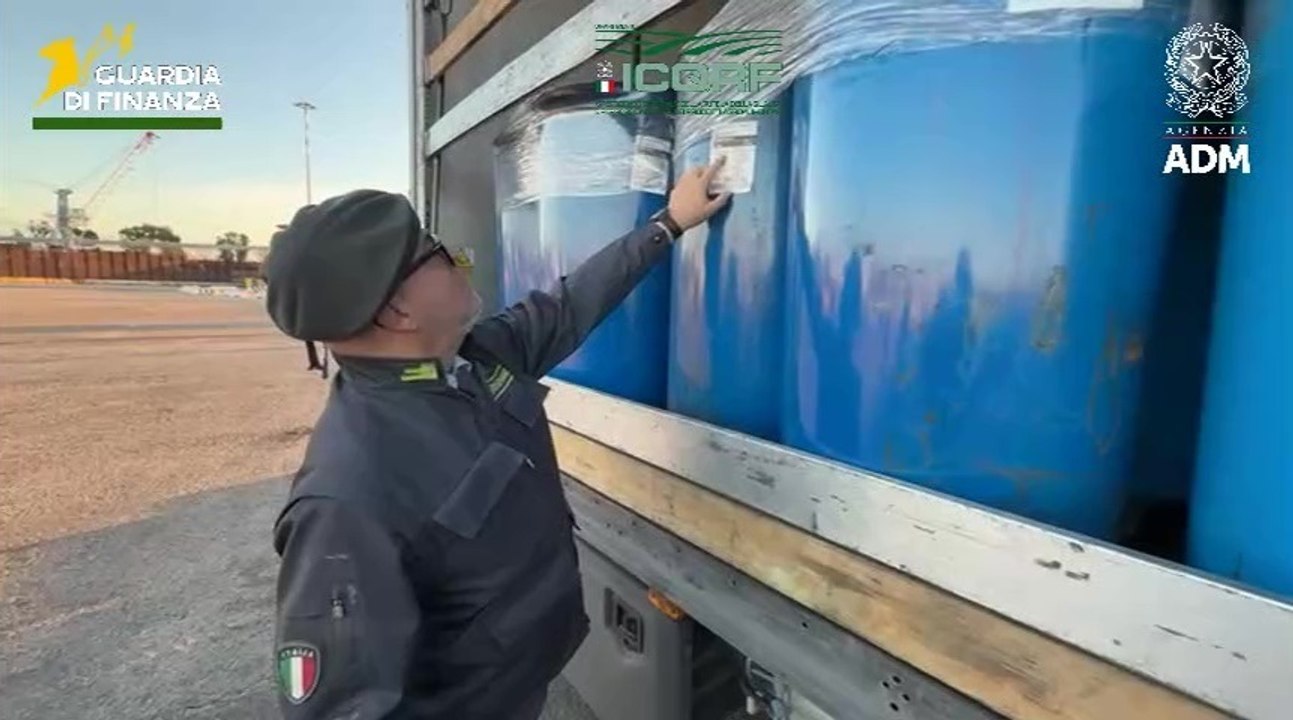 Passata di pomodoro bulgara spacciata per "italiana": sequestrate 42 tonnellate (20.11.25)