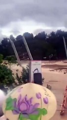 Inundaciones en Vietnam arrasan el puente colgante de Phu Thien