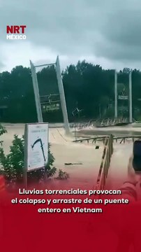 🌧️ Un río desbordado en #Vietnam se llevó un puente entero, demostrando la fuerza devastadora de las inundaciones.