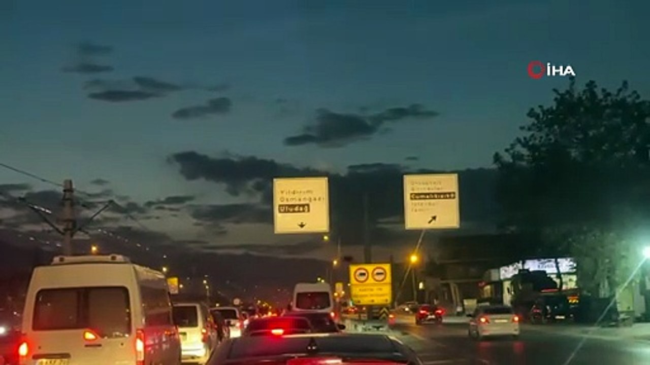 Bursa semalarında timsaha benzeyen bulut belirdi