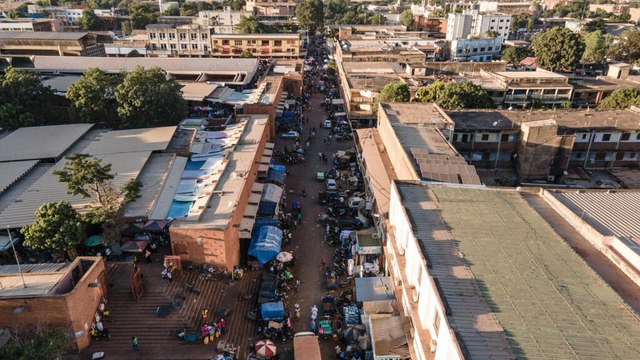 Burkina Faso : des marchés de Ouagadougou et Bobo Dioulasso bouclés pour lutter contre le terrorisme