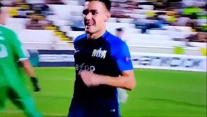 Joueur de football magicien : On me voit, on me voit plus...