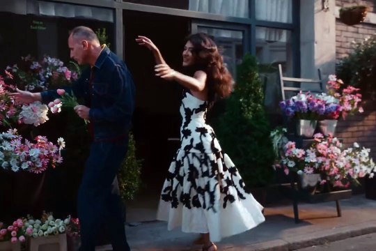 Olivia Dean - So Easy (To Fall In Love) - video Dailymotion