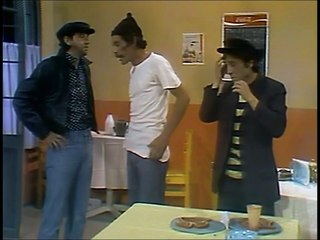 Chaves S01E18 - Quem Será o Novo Chefe - O Leiteiro (1)