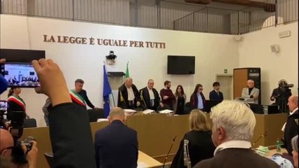 La lettura della sentenza per l'omicidio di Sofia Stefani: l'ex comandante Gualandi condannato anche al maxi risarcimento