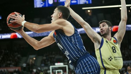 Anadolu Efes - Barcelona maç sonucu 74-73