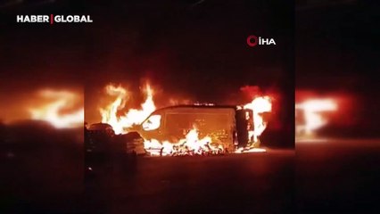 Başakşehir’de yangın: Dükkan önündeki paletlerde çıktı, minibüse sıçradı