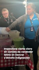 Inspectora de salubridad rocía cloro a la comida de un puesto de tacos