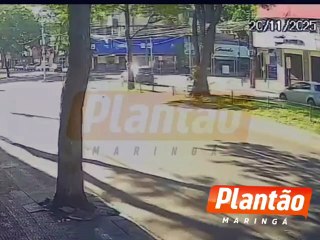 Câmera flagra motociclista empinando instantes antes de acidente que matou casal em Maringá