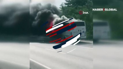 Sakarya D-100’de korku dolu anlar: İşçi servisi alev topuna döndü