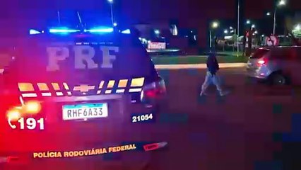 PRF realiza fiscalização de trânsito na marginal da BR-277 em Cascavel