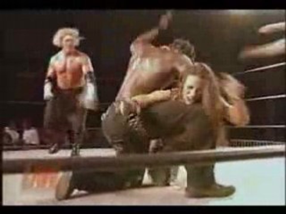 Ron Killings spanks Alexis Laree (aka Mickie James)