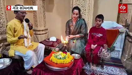 સોમનાથ મહાદેવના દર્શને આવ્યા સાંસદ કંગના રનૌત, માતા પાર્વતીની સાડી માથે ચડાવી