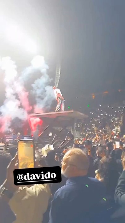 Davido closing the night with his Grammy–Nominated song  “WITH YOU” — LIVE at his SOLD-OUT 5IVE ALIVE TOUR + OFFICIAL BIRTHDAY CONCERT at the 21,000-capacity State Farm Arena, Atlanta! 🤯💥THE AFRICAN SONG OF THE YEAR ! 🏆❤️#5iveAliveTour #DavidoAt33