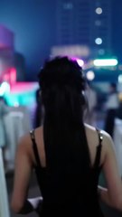 Atrapa a su prometido con su hermana y se casa con un desconocido… que resulta ser un millonario