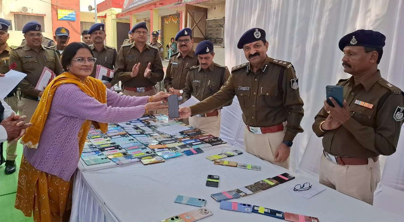 गुम मोबाइल की घर वापसी, 31 लाख 158 मोबाइल ढूंढक...