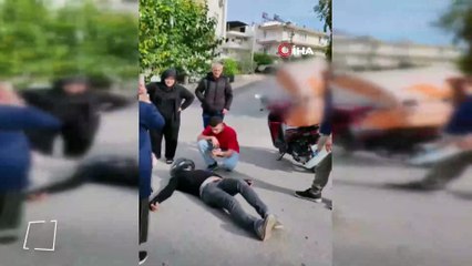 Antalya'da kazada yaralanan sürücü çarpıştığı anne ve çocuğunu teselli etti