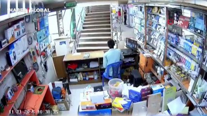 Bangladeş'te 5.7 şiddetindeki depremden korkutan görüntüler!