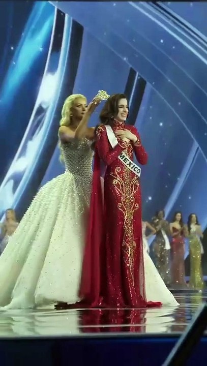 Miss Mexique, Fatima Bosch, qui a été la cible de critiques publiques d'un animateur, a été couronnée Miss Univers 2025 en Thaïlande - VIDEO