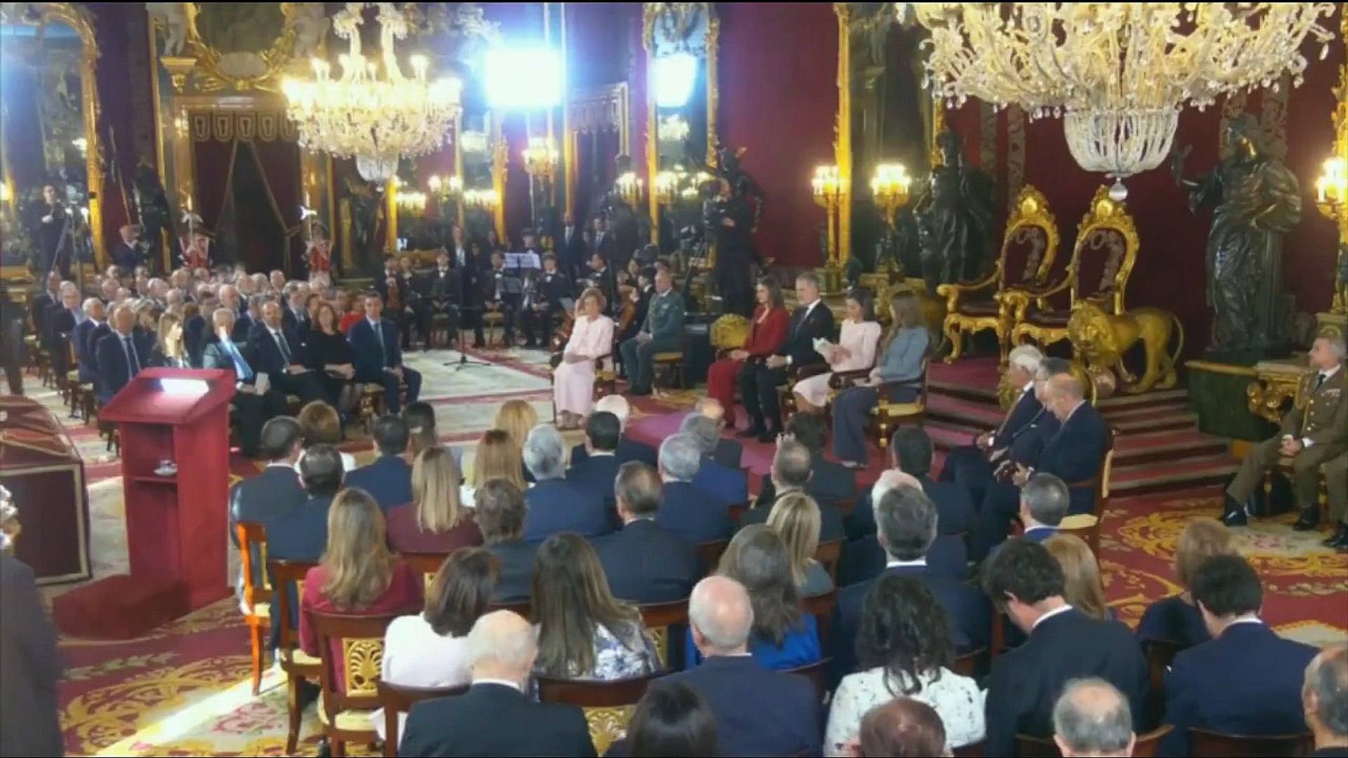 El Rey entrega el Toisón de Oro a Doña Sofía