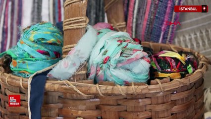 Bilge Nur Güngör poşetleri ip yapıp eşyaya dönüştürüyor