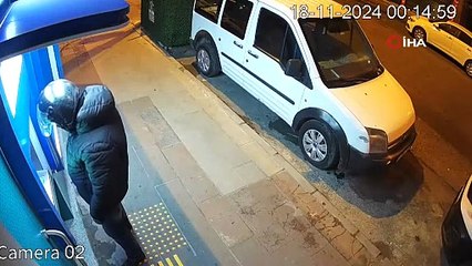 İstanbul’da aynı bankanın 15 farklı ATM’sinden tornavidayla yaklaşık 200 bin TL çalan zanlı kamerada
