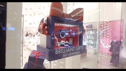 تعرّفي إلى مجموعة العيد الجديدة من سواروفسكي بالتعاون مع سوسن القاضي