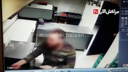 فيديو صادم: الكاميرات التقطت هذا الفنّان وهو يضرب زوجته ضرباً مبرحاً