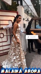 Bollywood Actress Malaika Arora With Fans Pose's 🥰