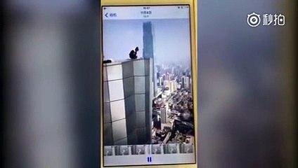 بالفيديو متسلق لناطحات السحاب يفقد حياته اثر سقوطه من الطابق ال62