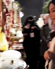 ما القصّة وراء ارتداء لجين عمران مريلة المطبخ؟