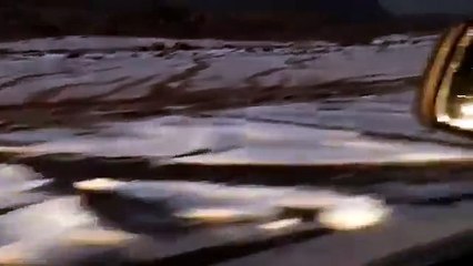 بالفيديو اثار السيول على الطرق وحركة السير فى تبوك