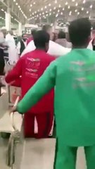 بالفيديو مشاجرة عنيفة بأحد الاسواق بالكويت والبصل السبب