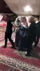 بالفيديو سلطان الهاجري يحضر اجتماع برفقة عدد كبير من الحراس الشخصيين