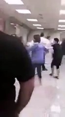 بالفيديو مشاجرة عنيفة بالاحذية بين فتيات وشباب بالمستشفى الاميري بدولة الكويت