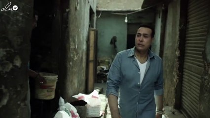 حكيم يضع قدمه على آية قرآنية.. وهذا ردّه!